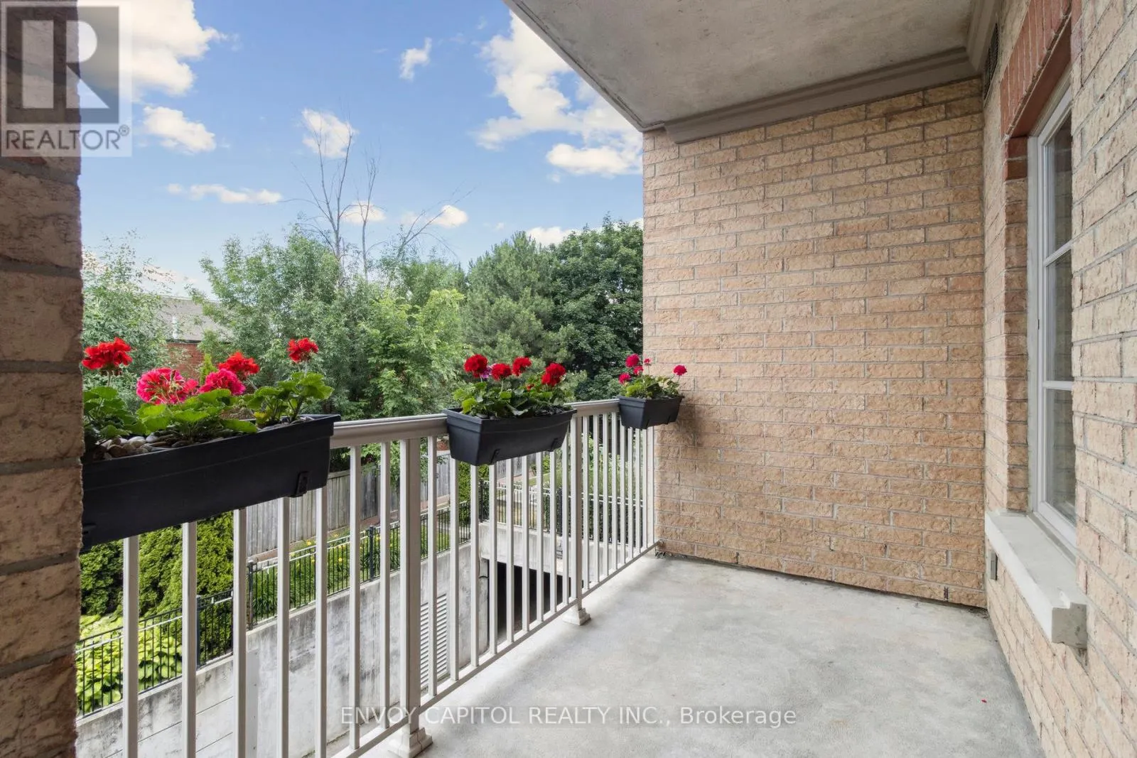 203 - 9901 KEELE STREET