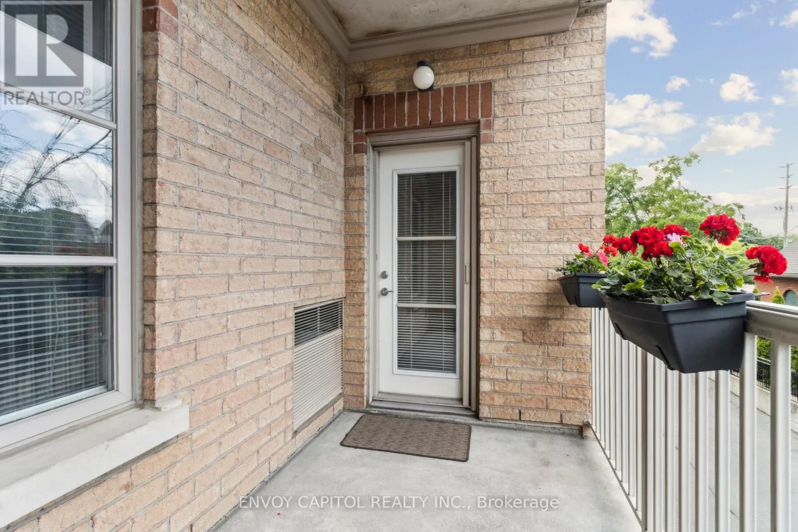 203 - 9901 KEELE STREET