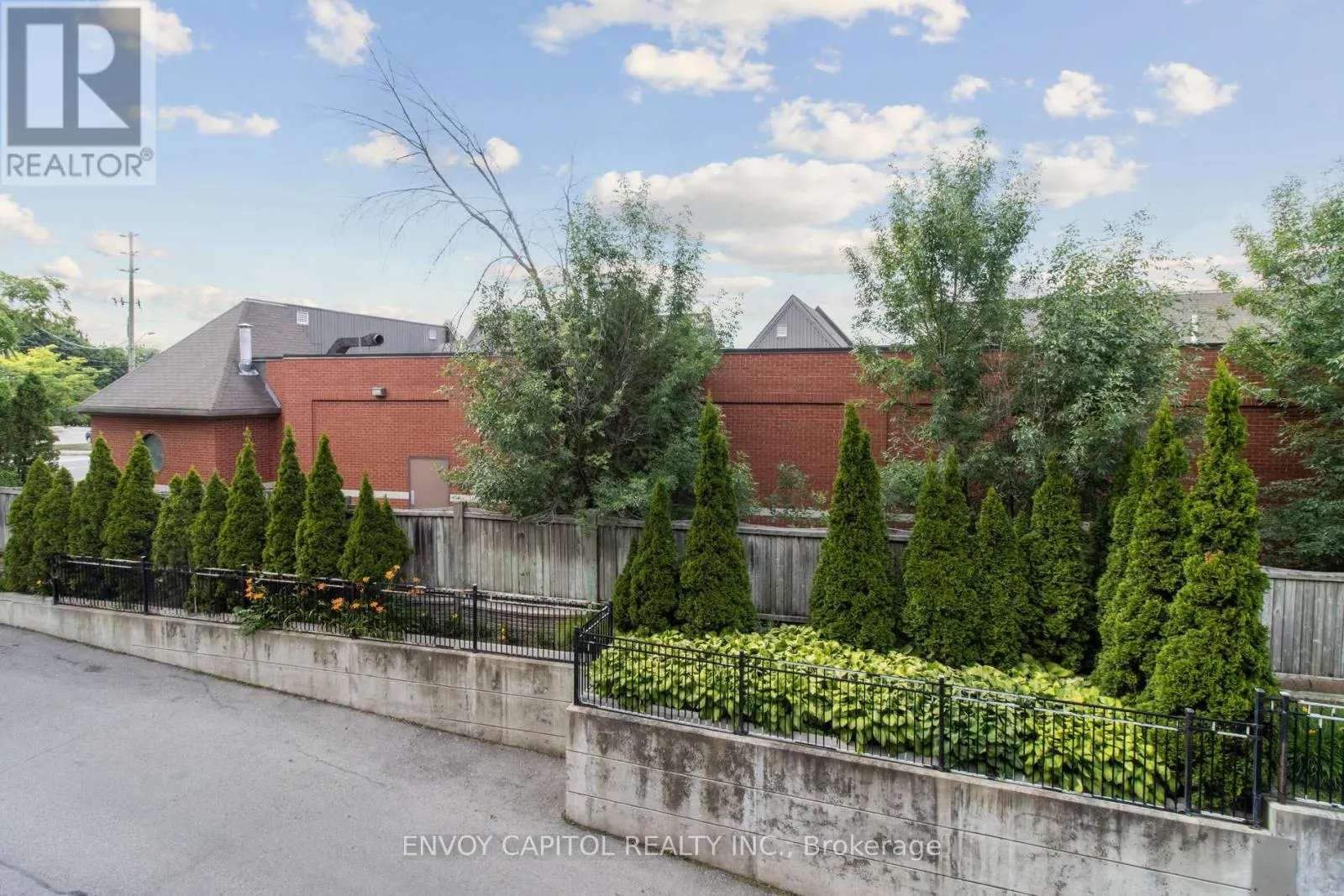 203 - 9901 KEELE STREET