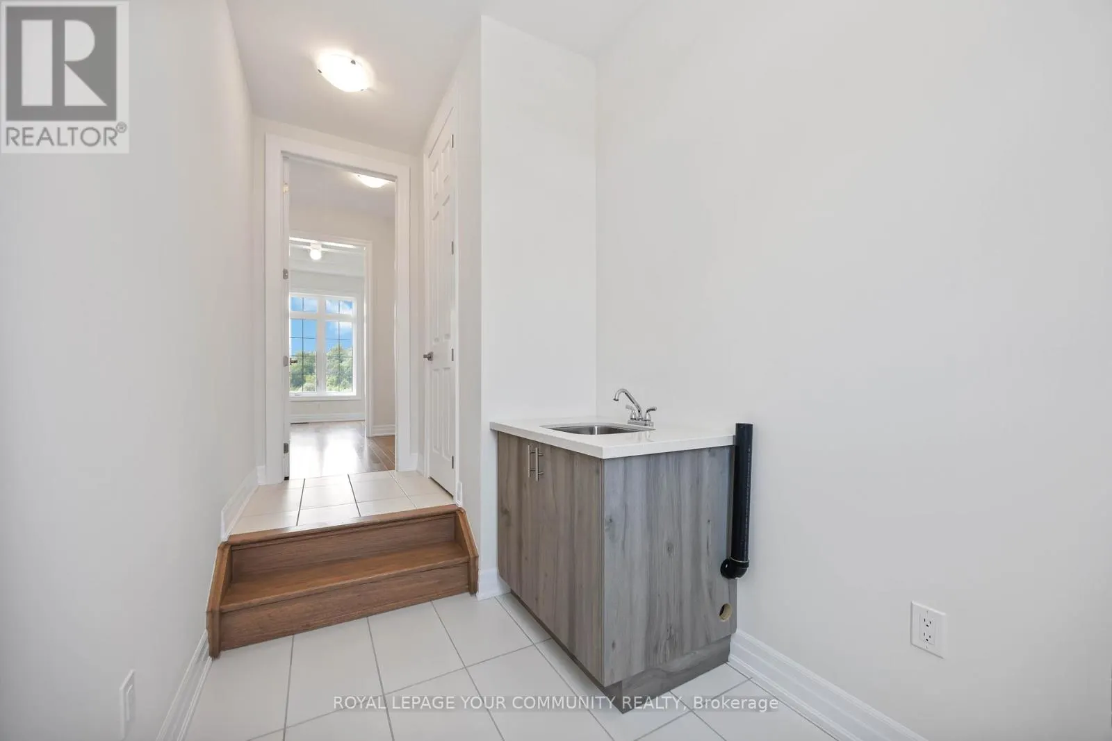 18 SHADYRIDGE STREET