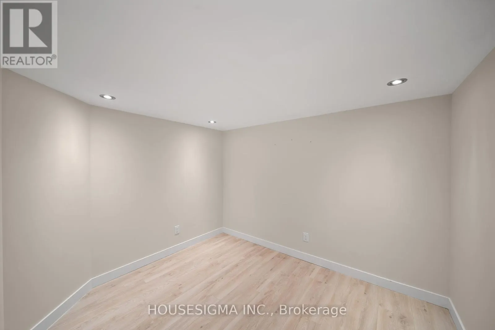 94 FOREST EDGE CRESCENT