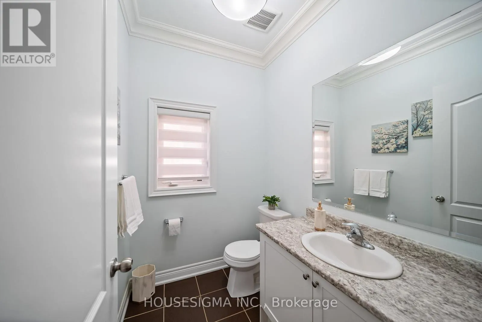 94 FOREST EDGE CRESCENT