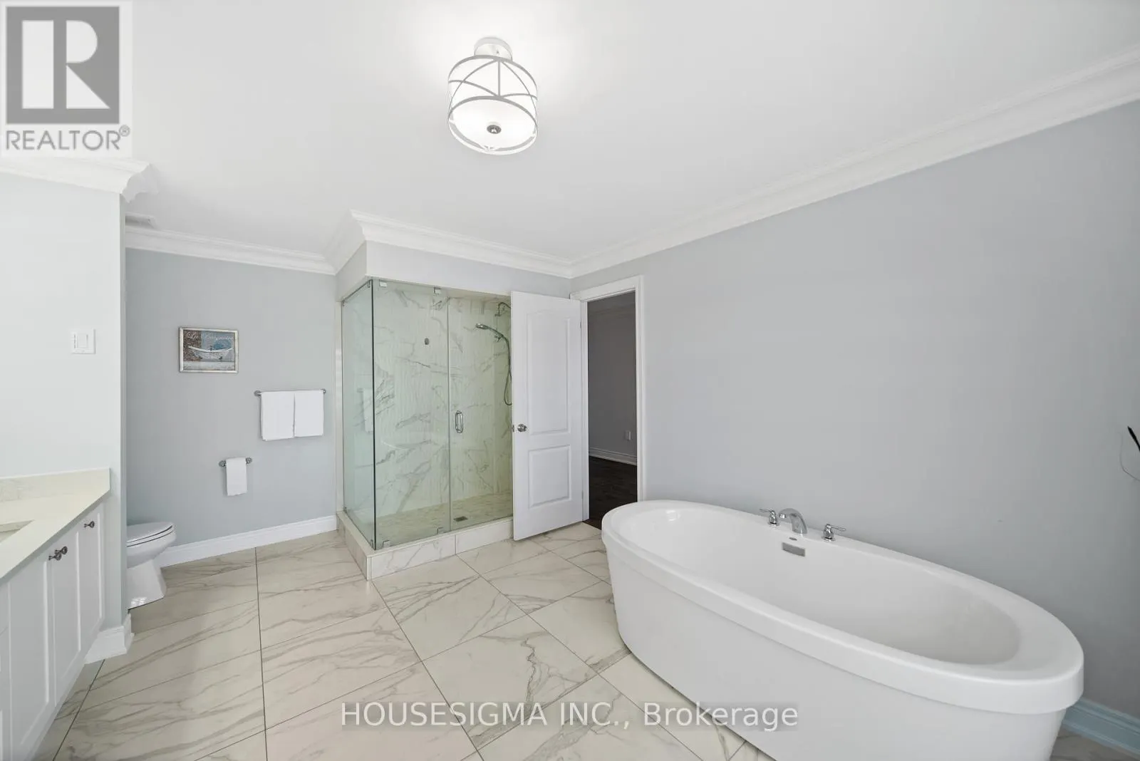 94 FOREST EDGE CRESCENT