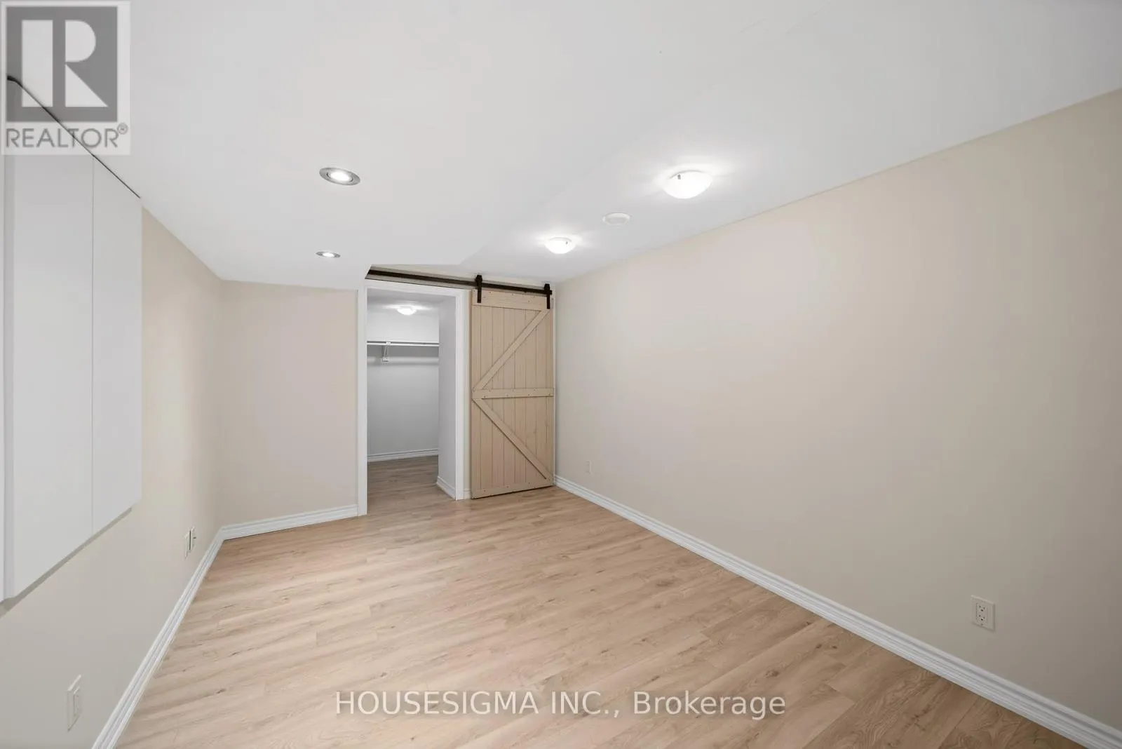 94 FOREST EDGE CRESCENT
