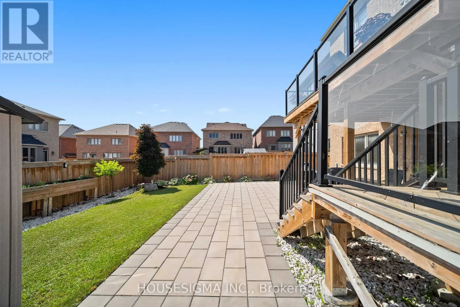 94 FOREST EDGE CRESCENT