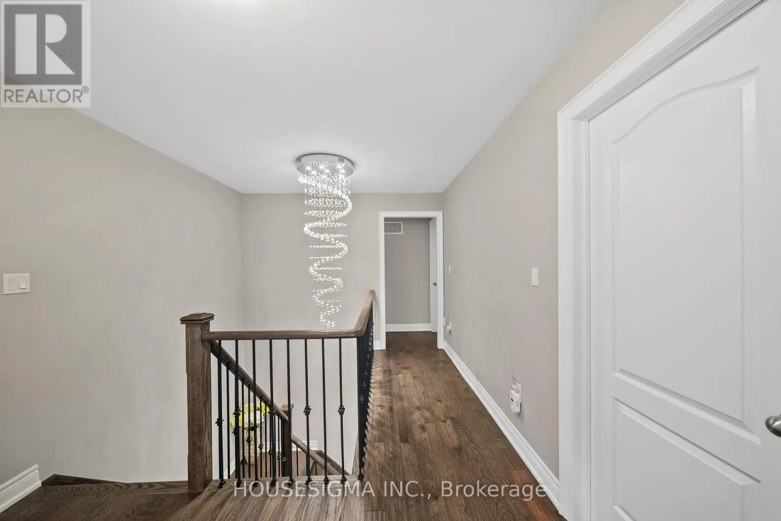 94 FOREST EDGE CRESCENT