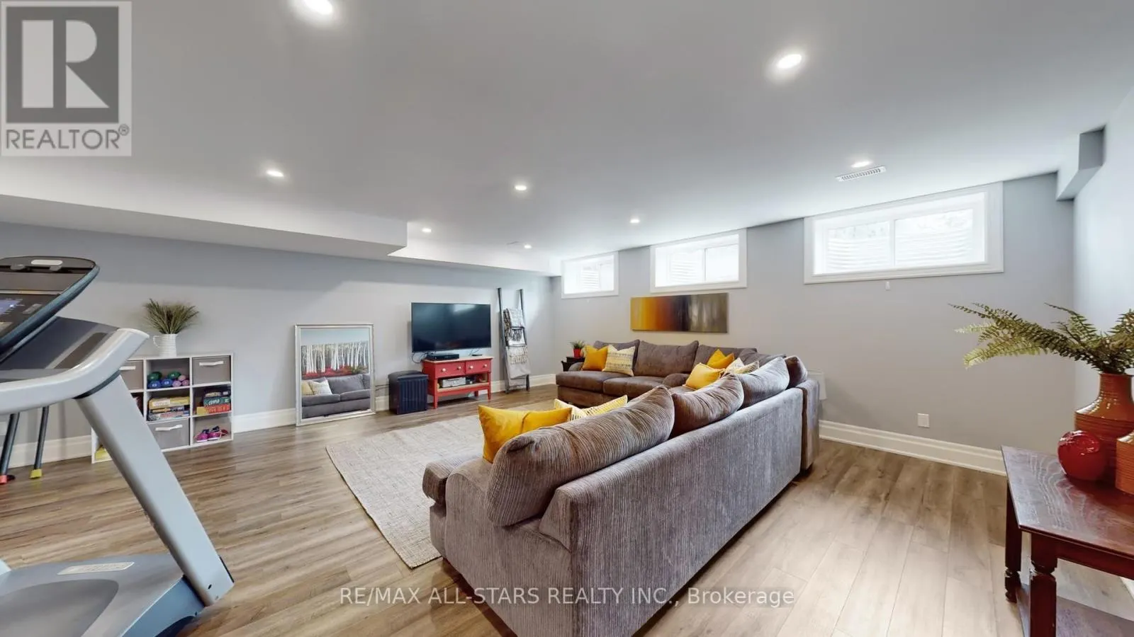 19 FIRST AVENUE N