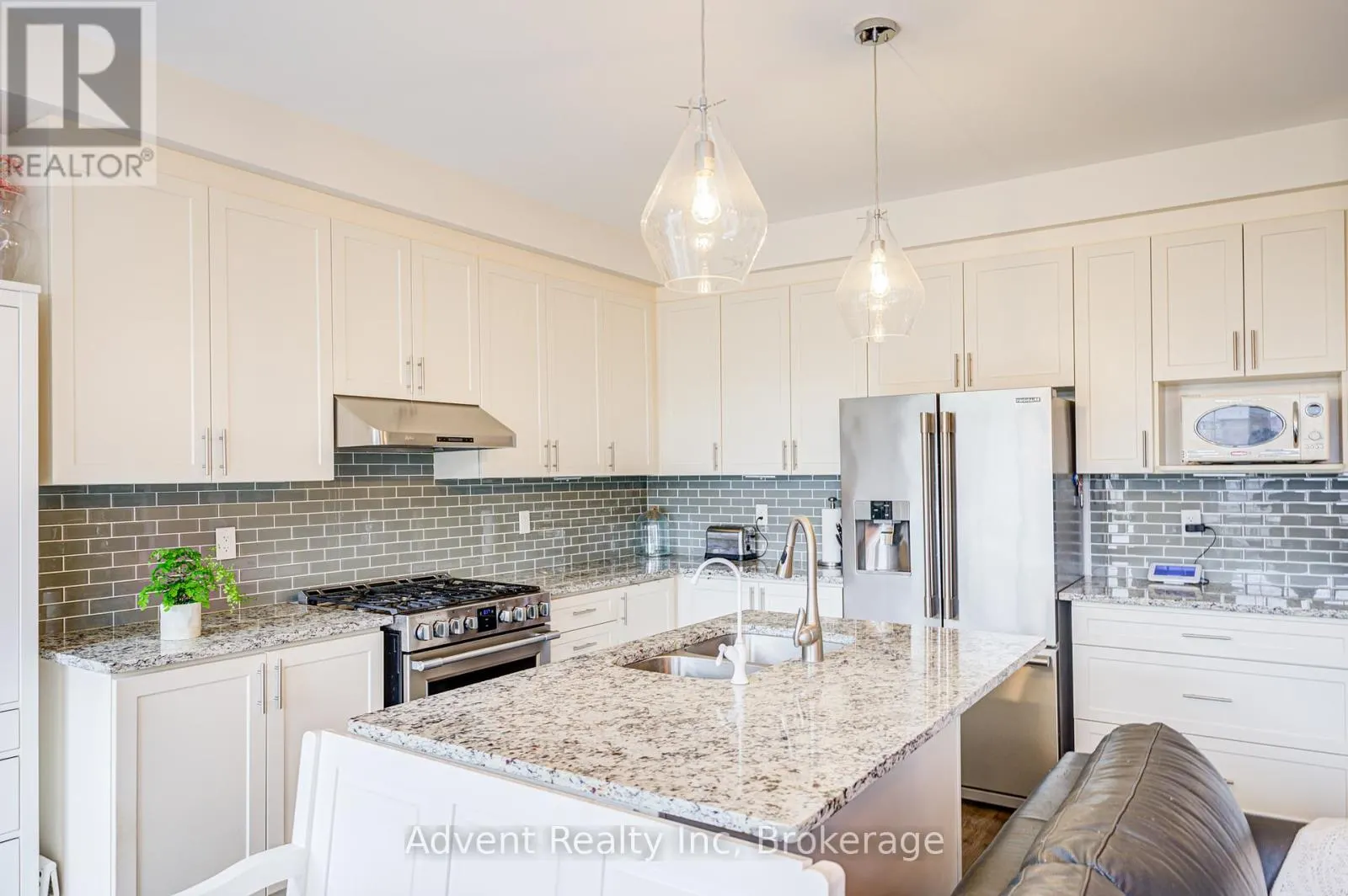 95 BEECHBOROUGH CRESCENT