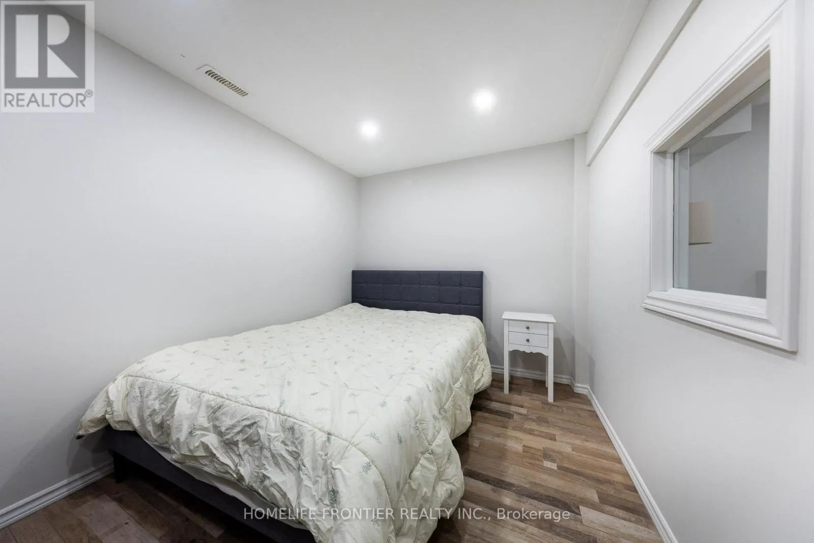 24 BRIGHTWAY CRESCENT