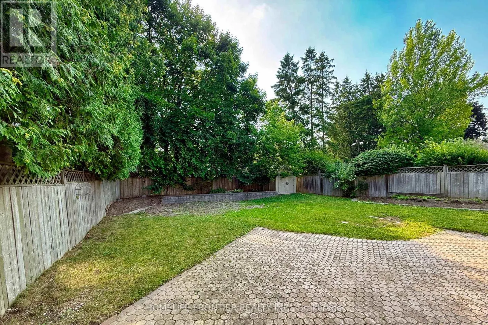 24 BRIGHTWAY CRESCENT
