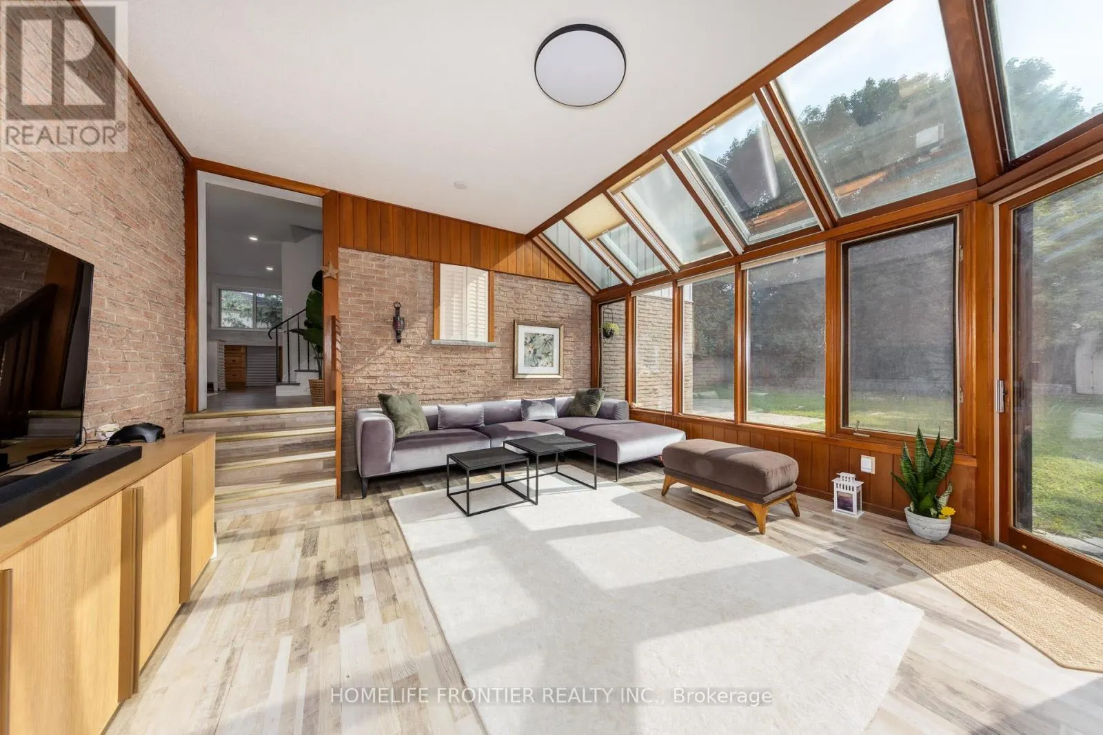 24 BRIGHTWAY CRESCENT