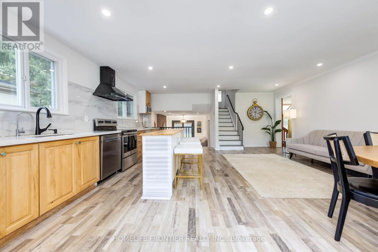 24 BRIGHTWAY CRESCENT