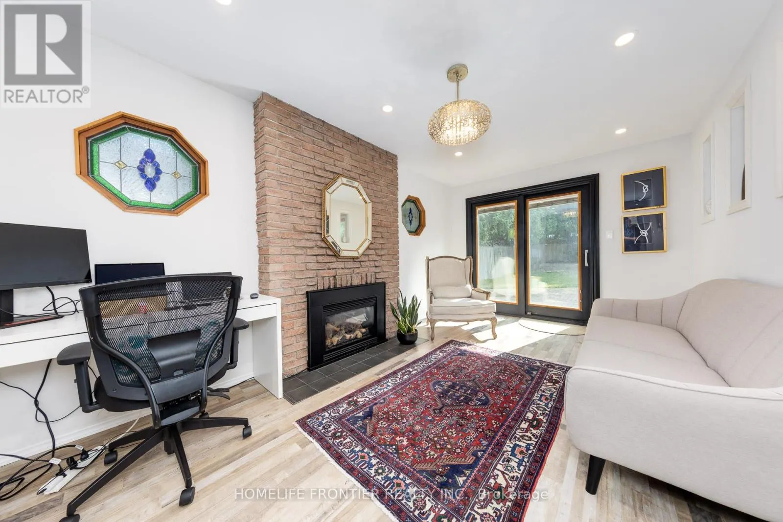 24 BRIGHTWAY CRESCENT
