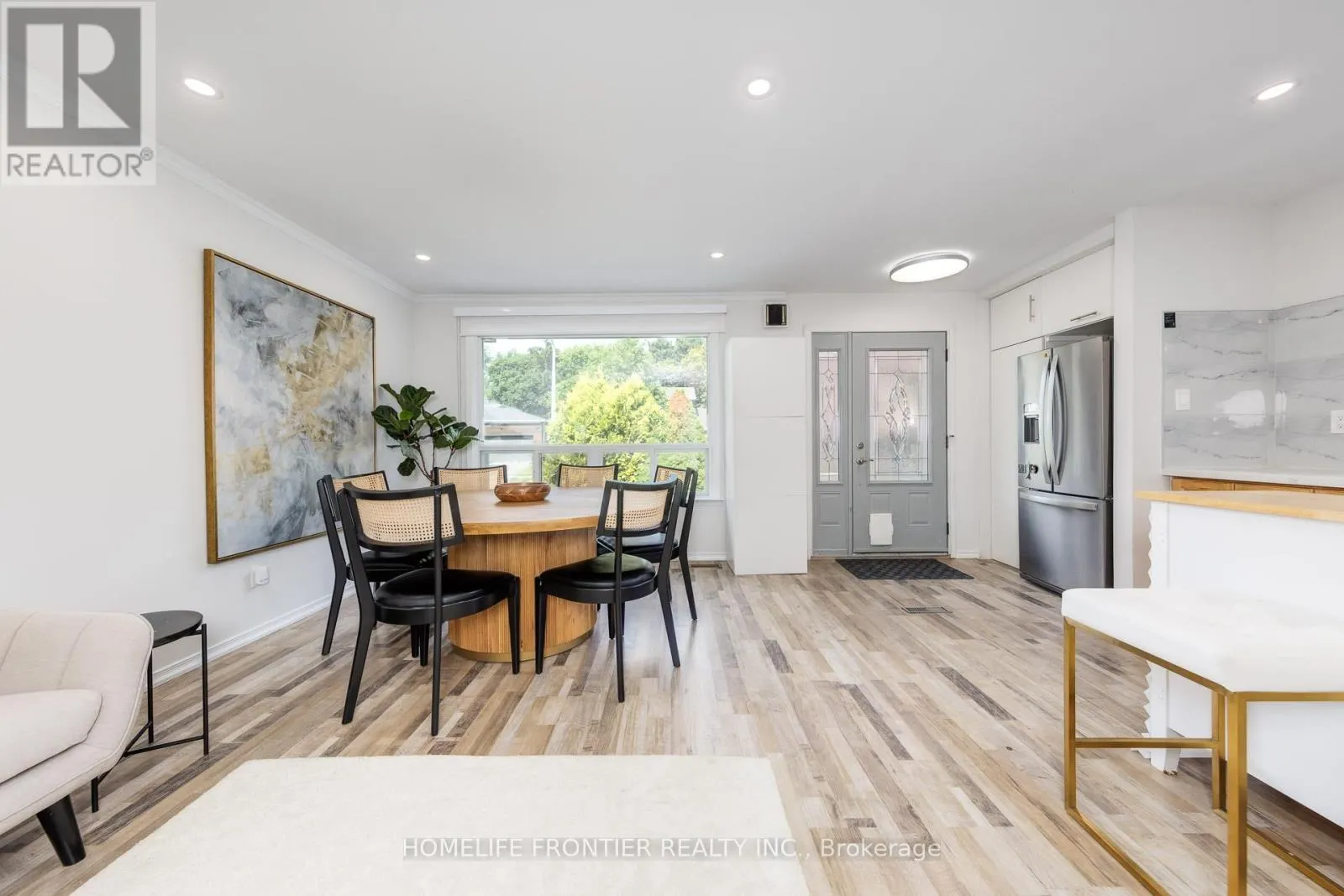 24 BRIGHTWAY CRESCENT