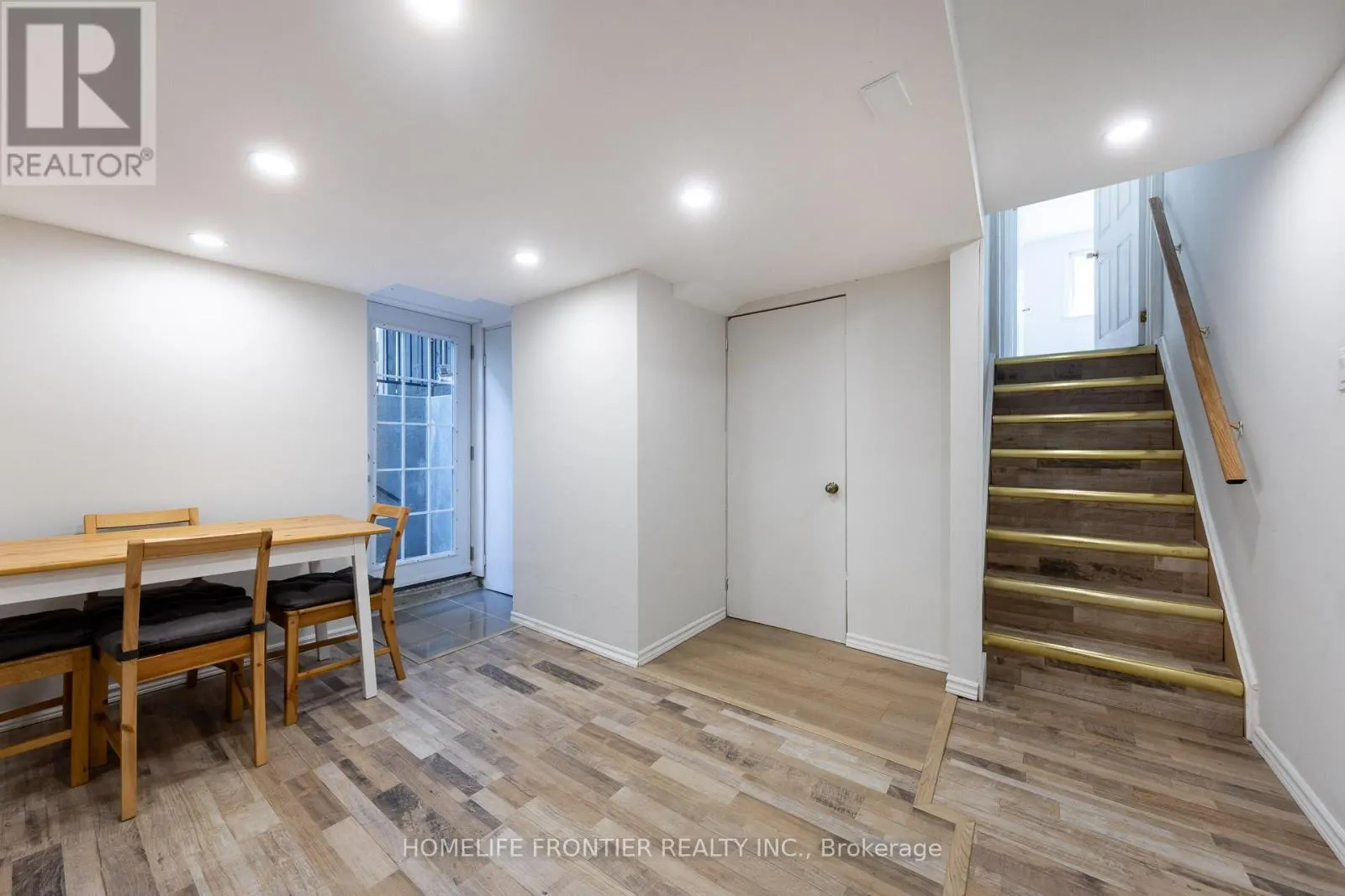 24 BRIGHTWAY CRESCENT