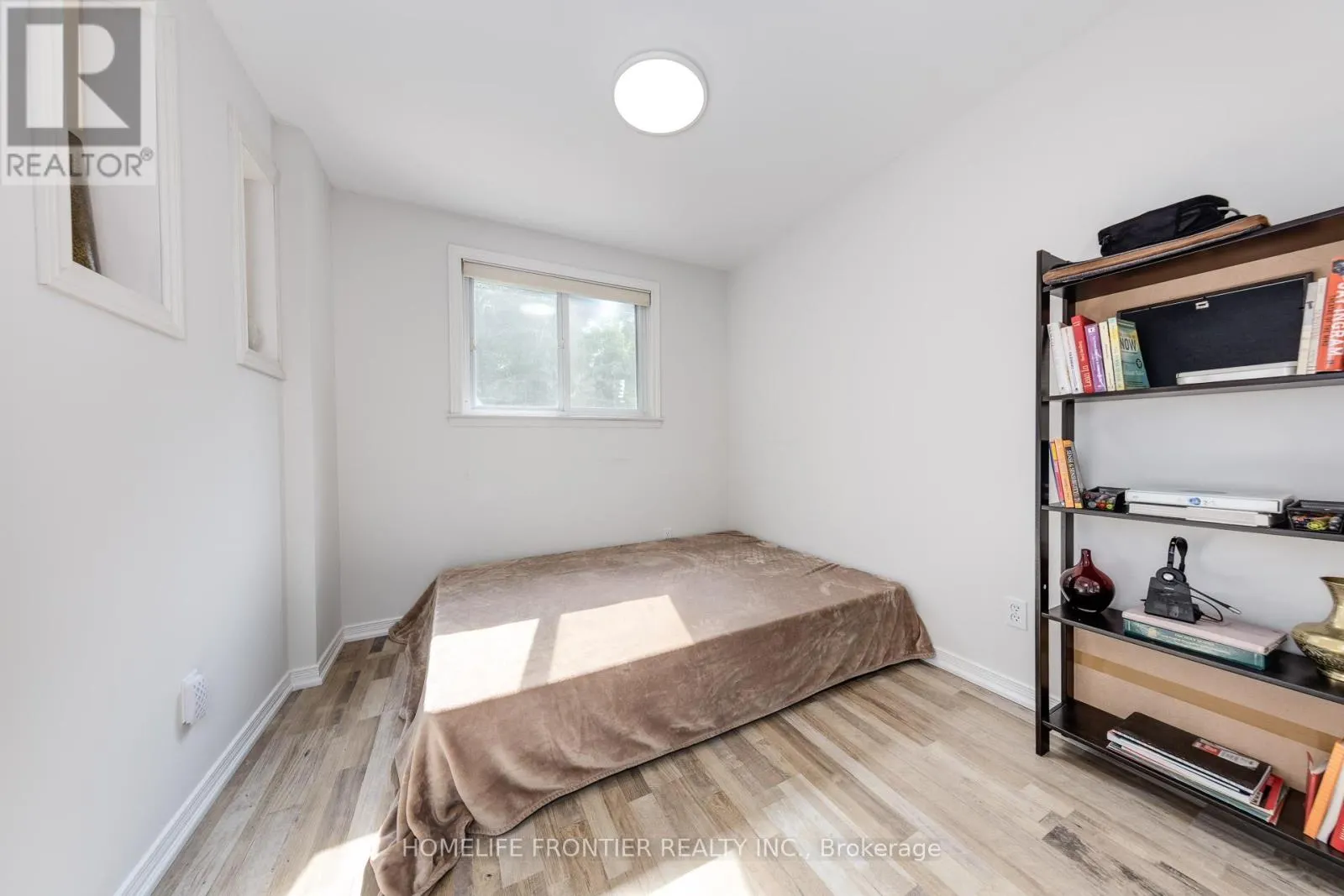 24 BRIGHTWAY CRESCENT