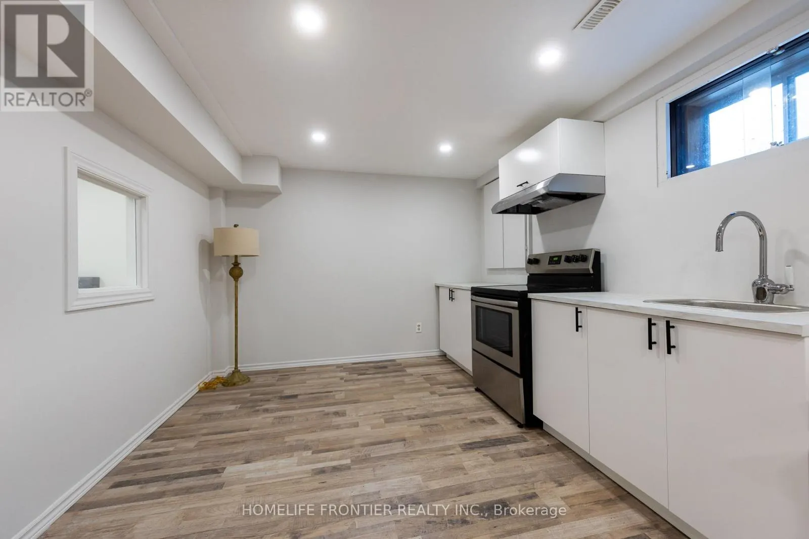 24 BRIGHTWAY CRESCENT
