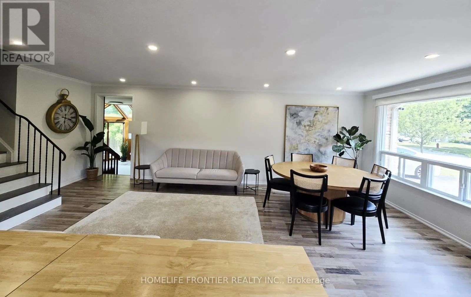 24 BRIGHTWAY CRESCENT