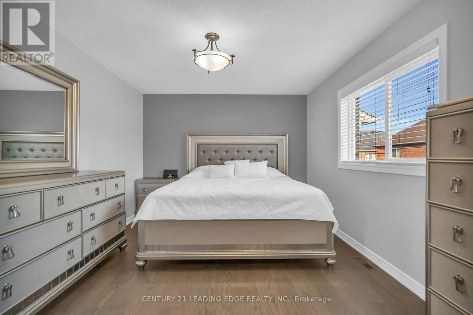 288 KIRKVALLEY CRESCENT