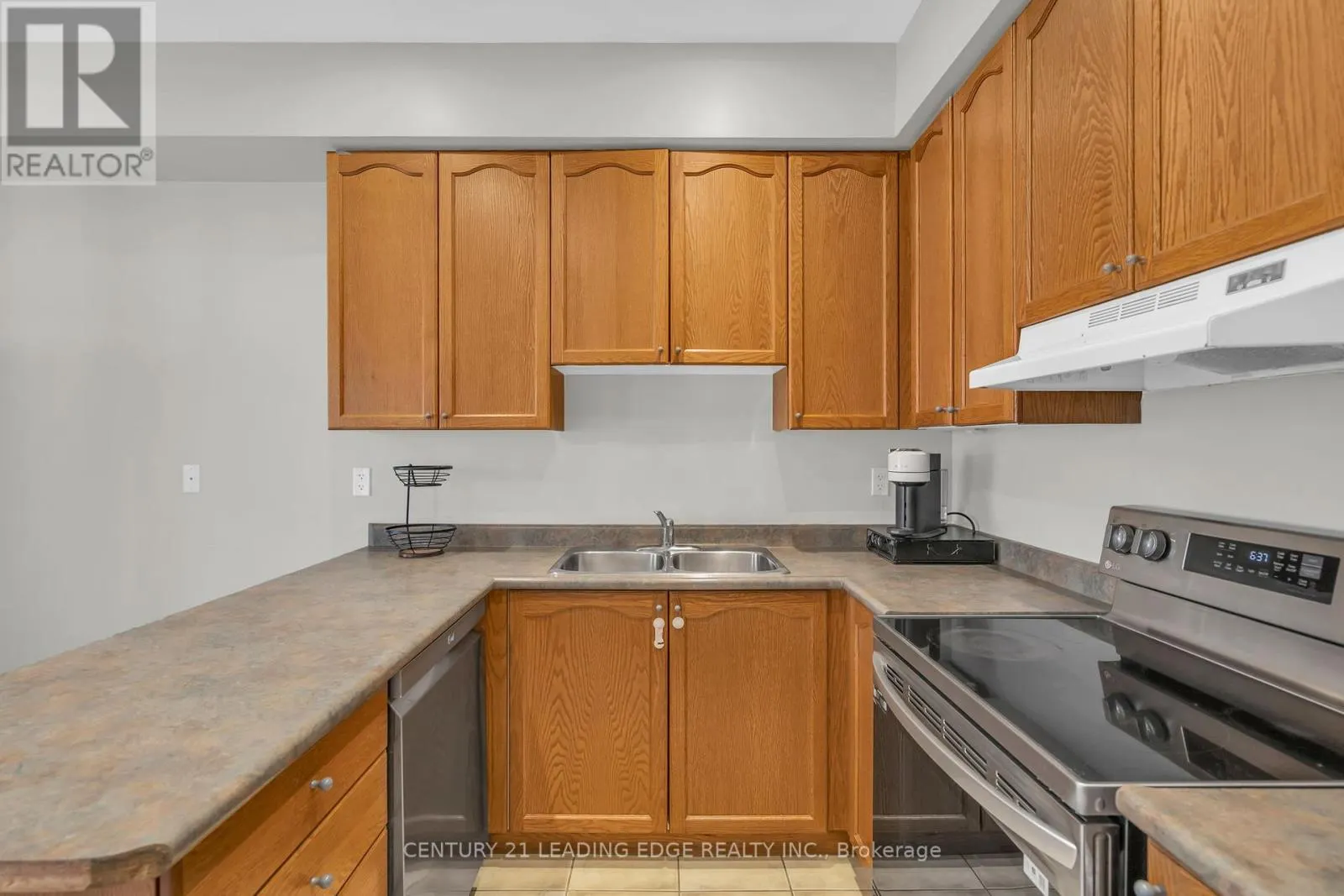 288 KIRKVALLEY CRESCENT