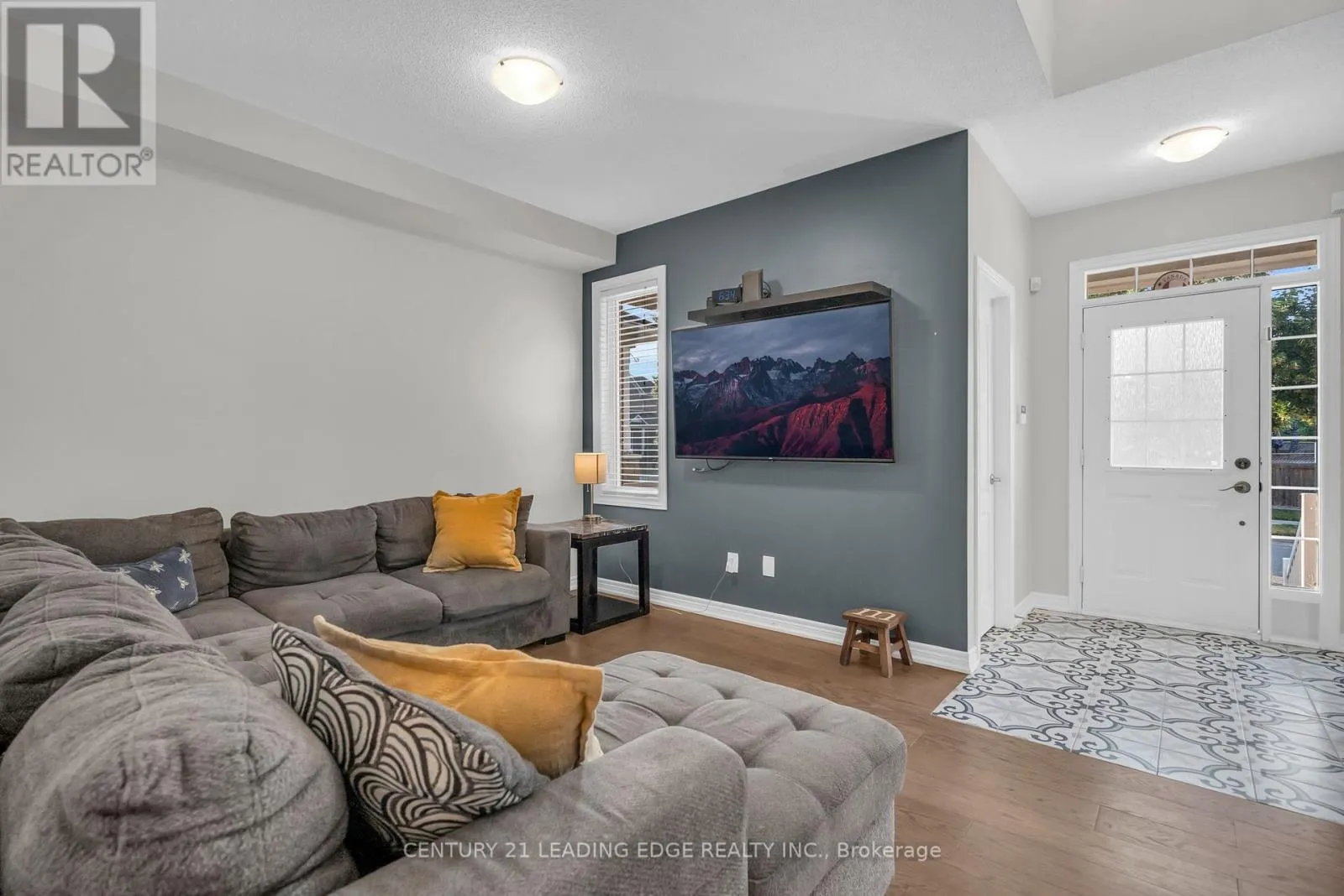 288 KIRKVALLEY CRESCENT