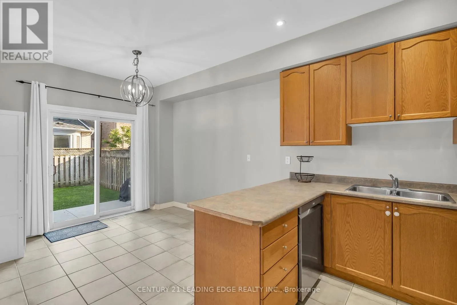 288 KIRKVALLEY CRESCENT