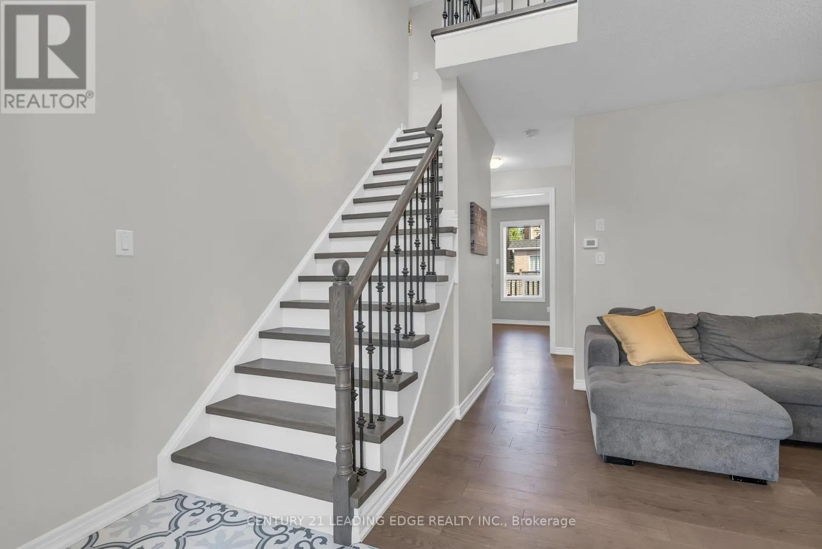 288 KIRKVALLEY CRESCENT