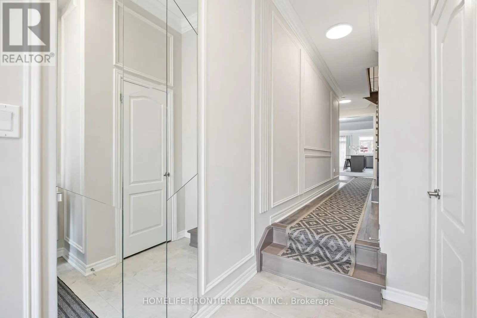 77 BEECHBOROUGH CRESCENT