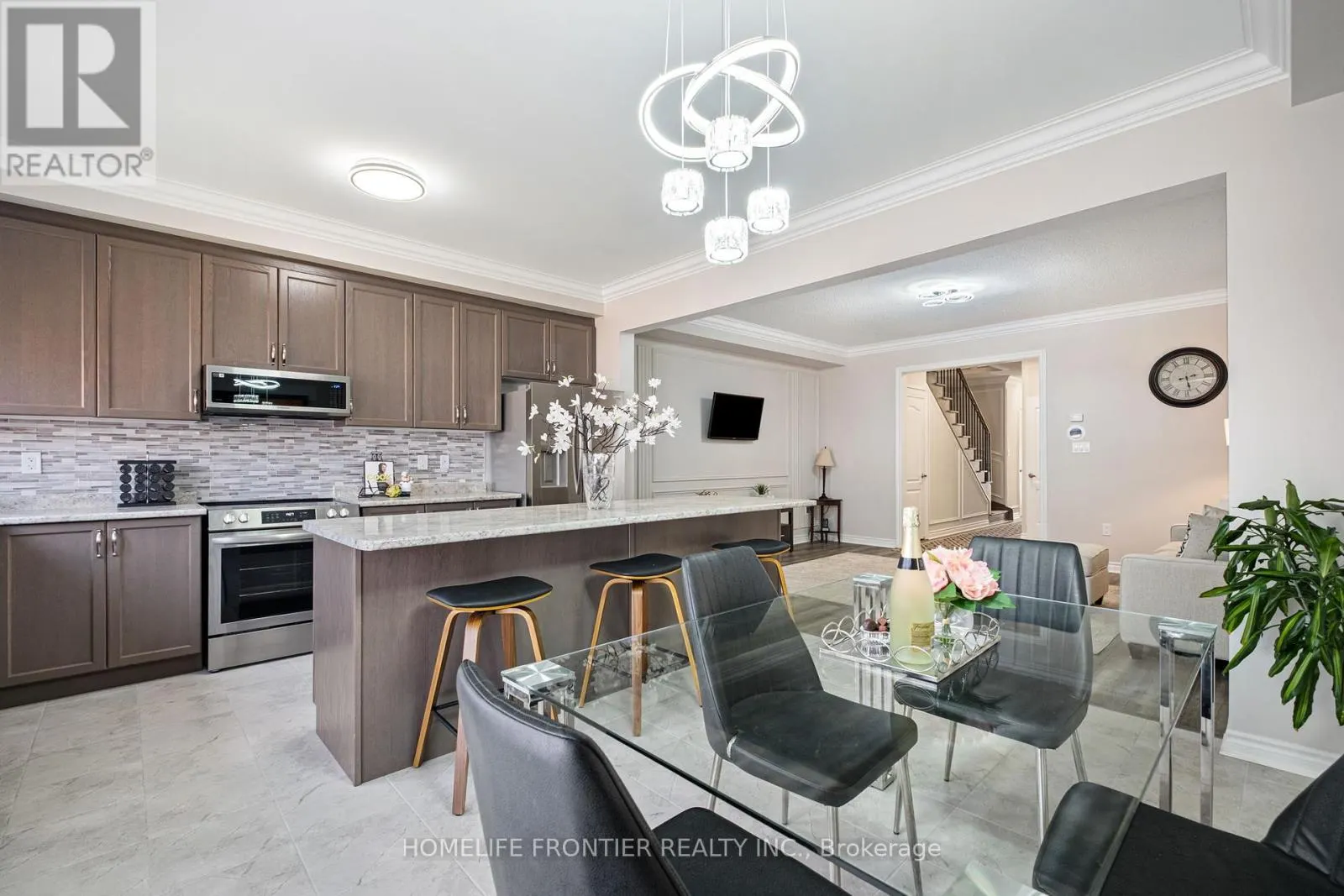 77 BEECHBOROUGH CRESCENT