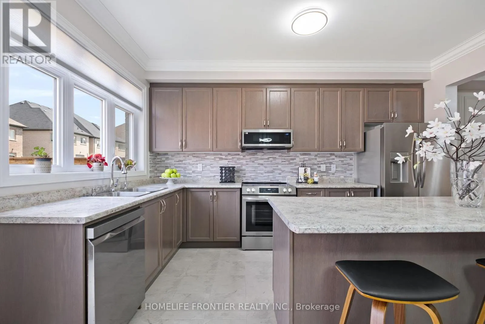 77 BEECHBOROUGH CRESCENT