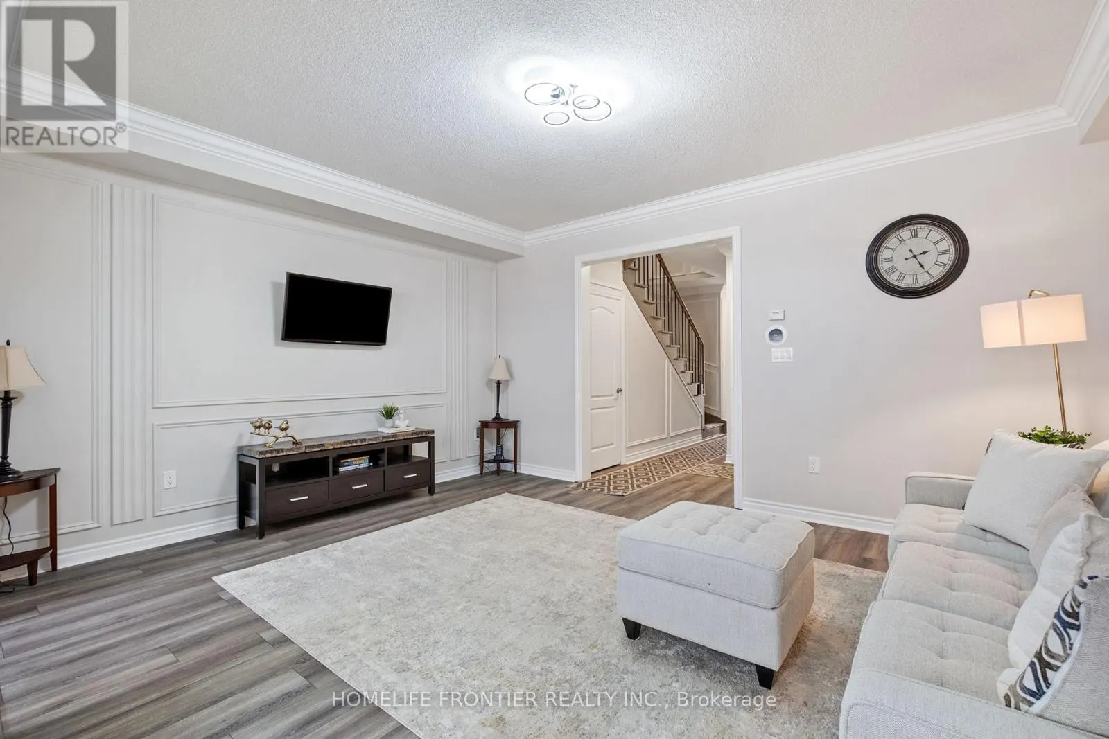 77 BEECHBOROUGH CRESCENT
