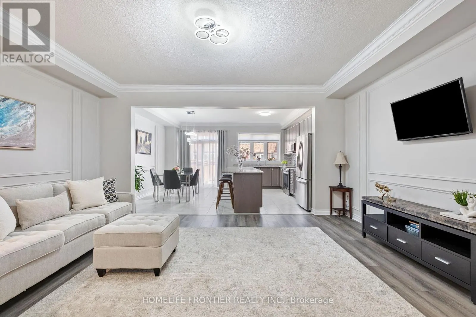 77 BEECHBOROUGH CRESCENT