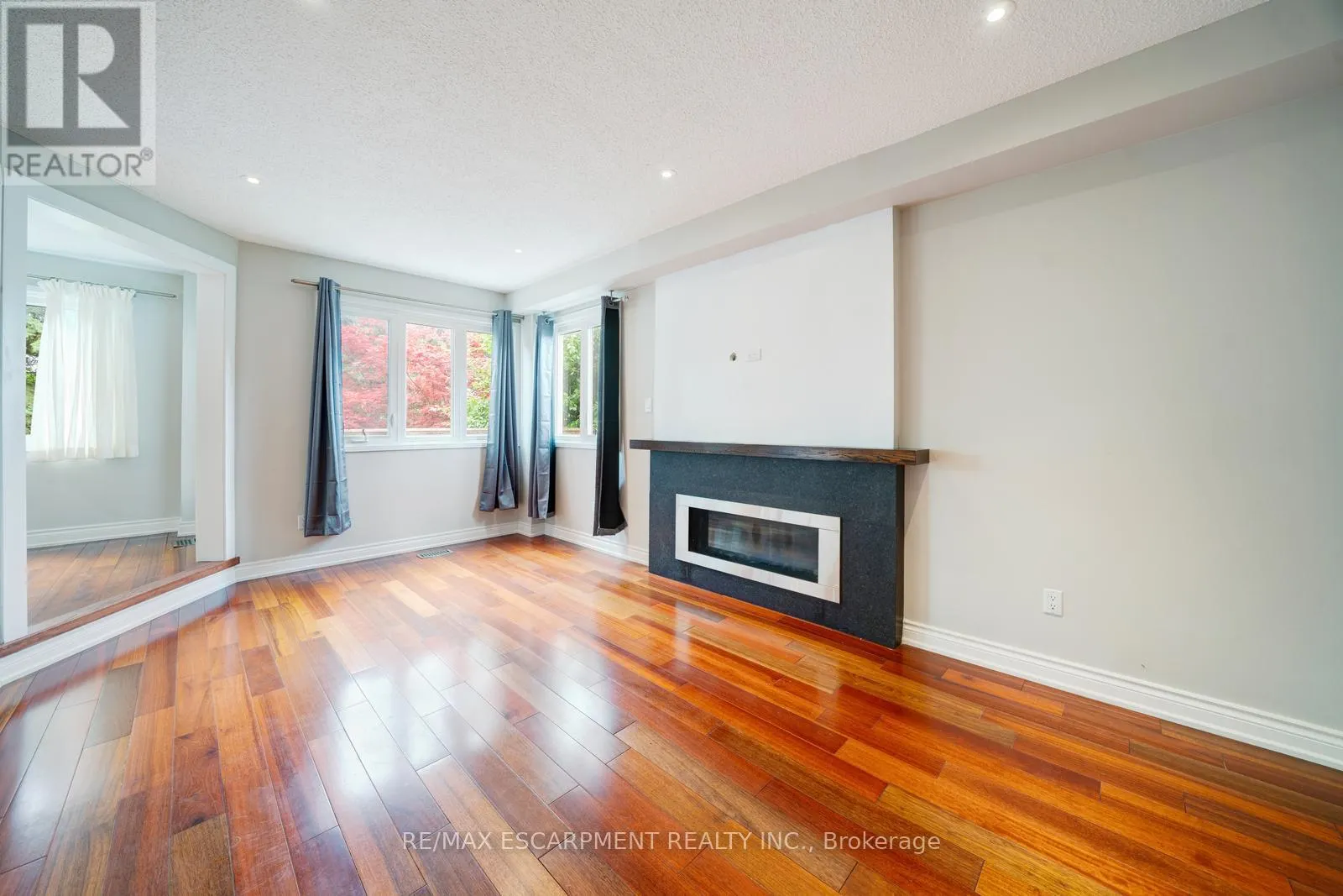 102 CRAWFORD ROSE DRIVE