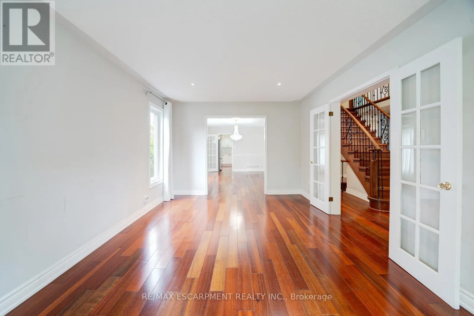 102 CRAWFORD ROSE DRIVE