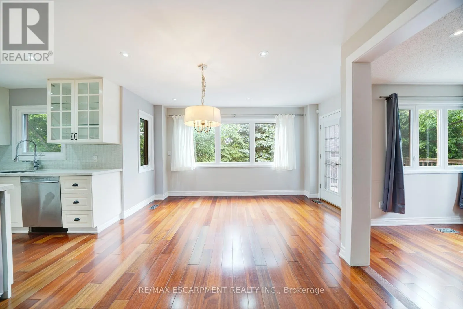 102 CRAWFORD ROSE DRIVE