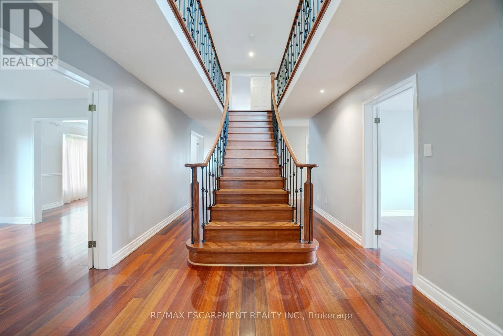 102 CRAWFORD ROSE DRIVE