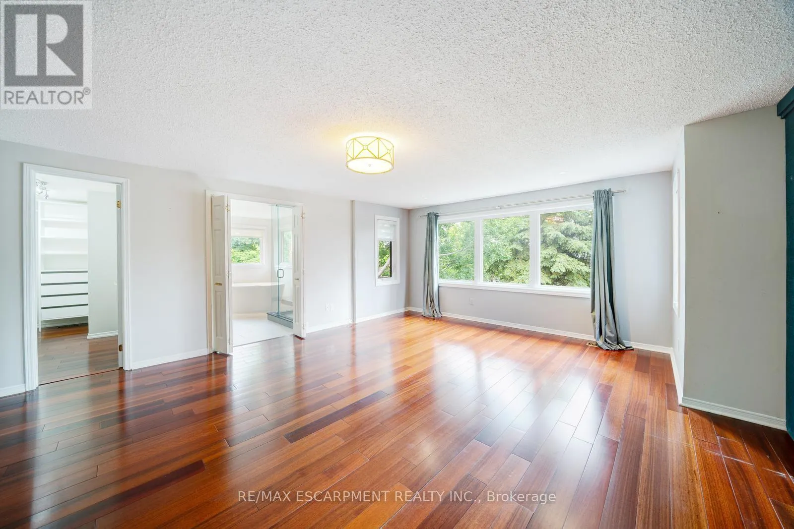 102 CRAWFORD ROSE DRIVE