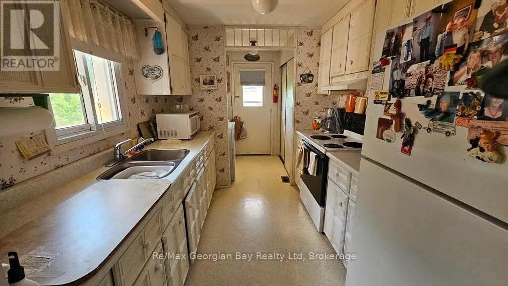 27 MIMOSA DRIVE