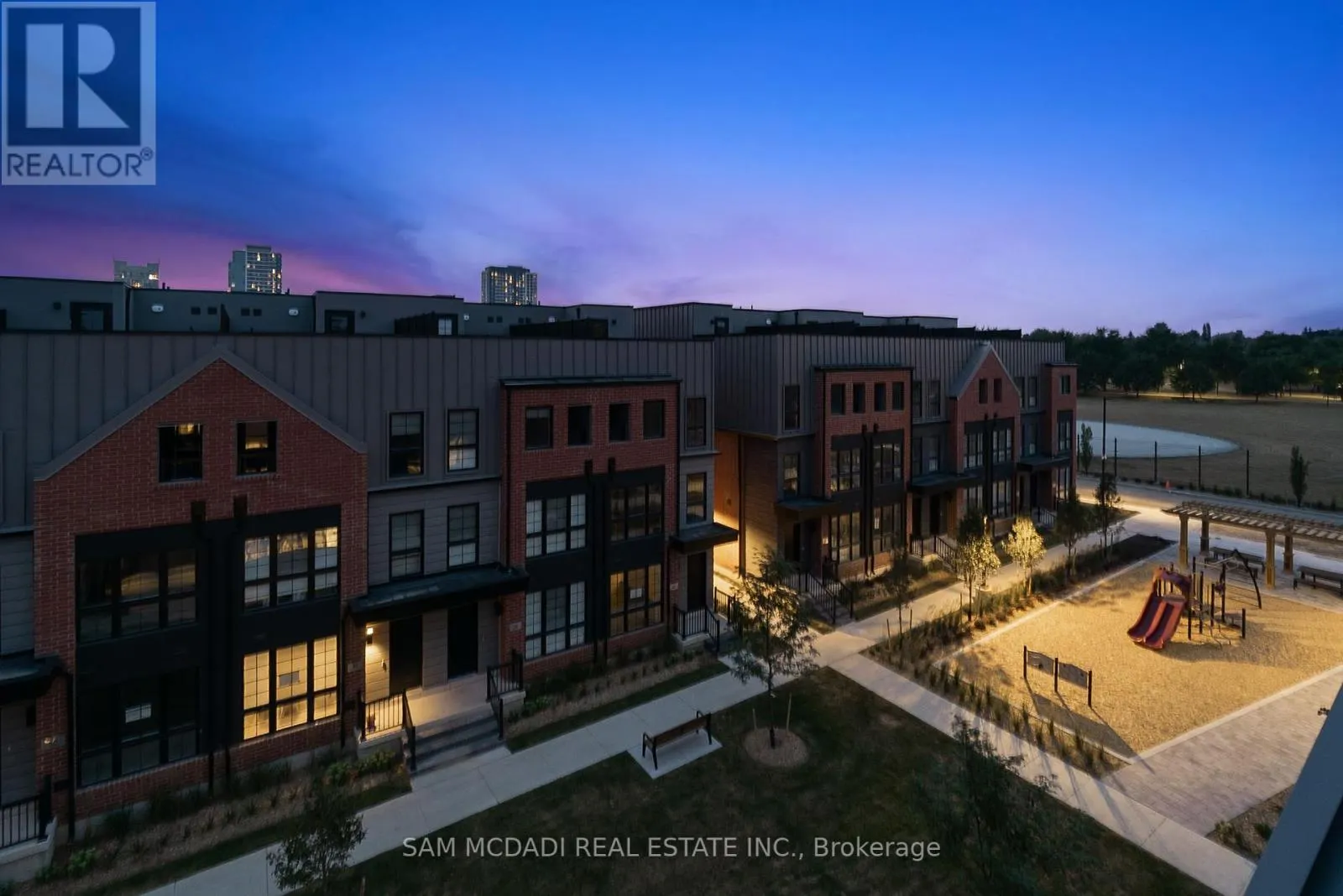 33 BURLEIGH MEWS