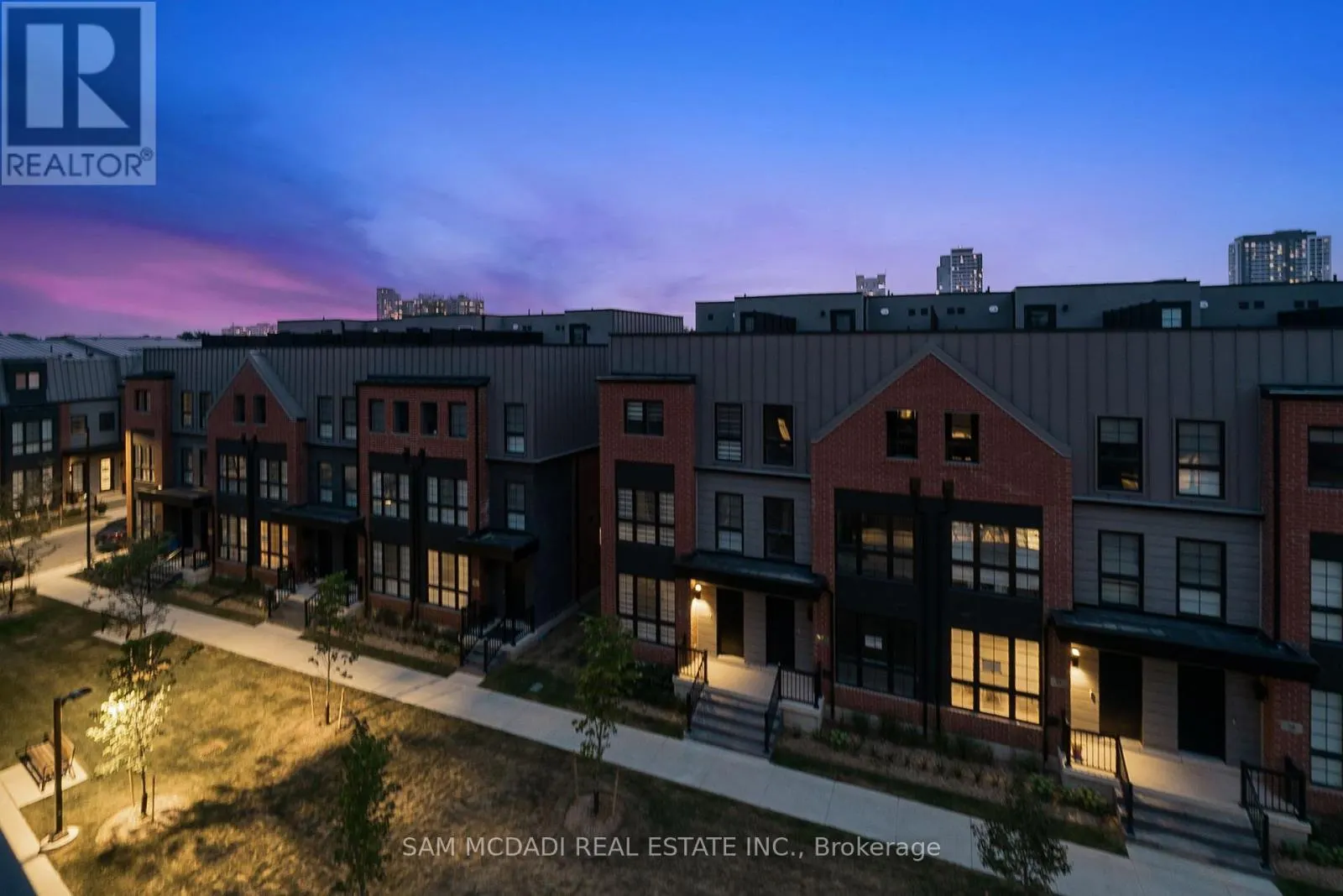 33 BURLEIGH MEWS