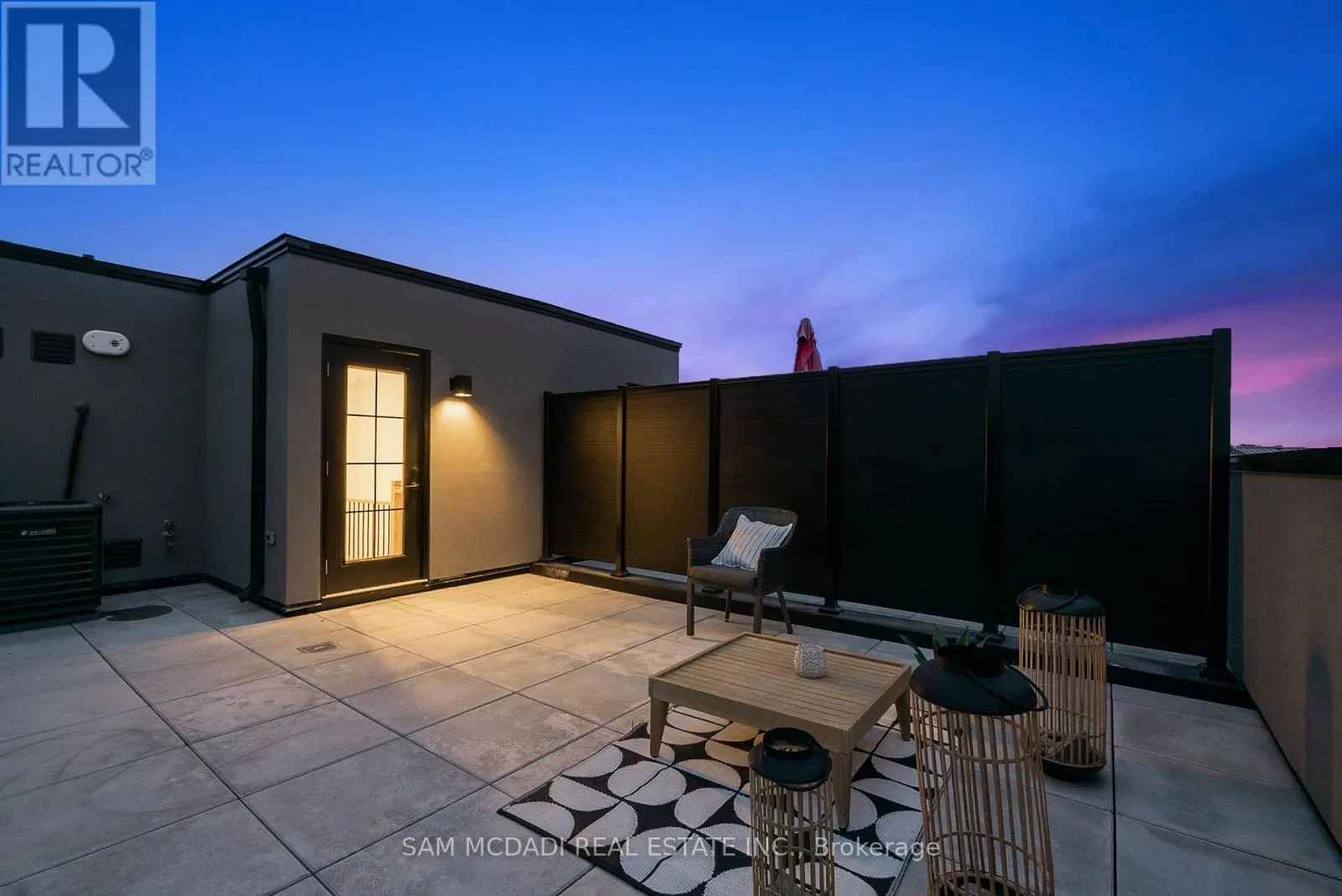 33 BURLEIGH MEWS