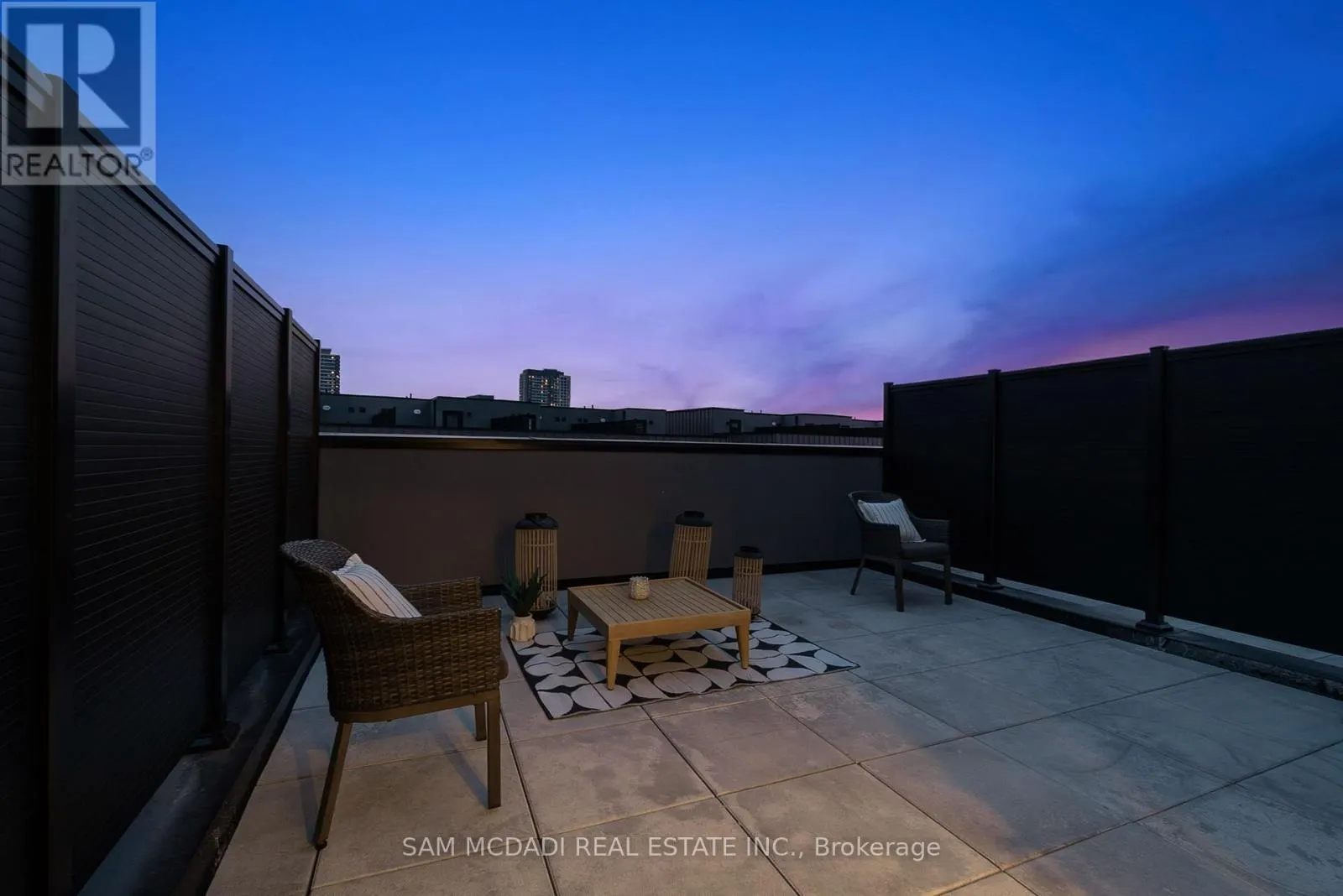 33 BURLEIGH MEWS