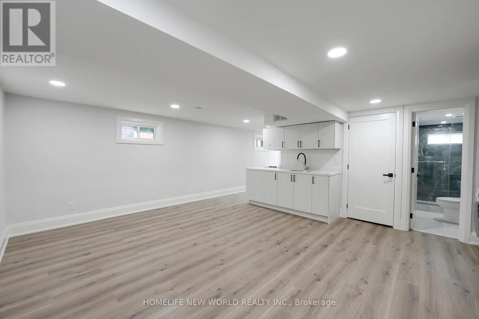105 MURRAY DRIVE