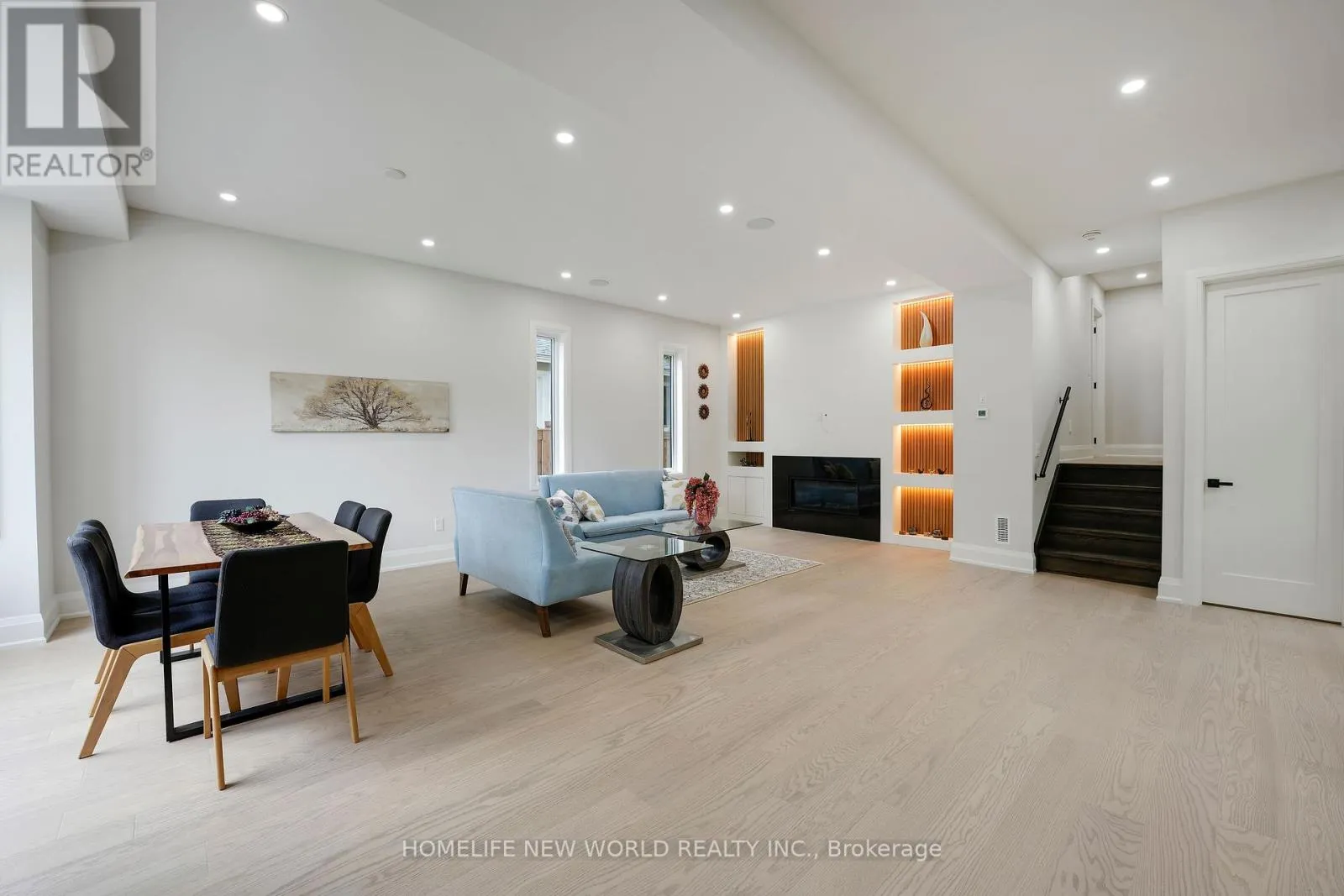 105 MURRAY DRIVE