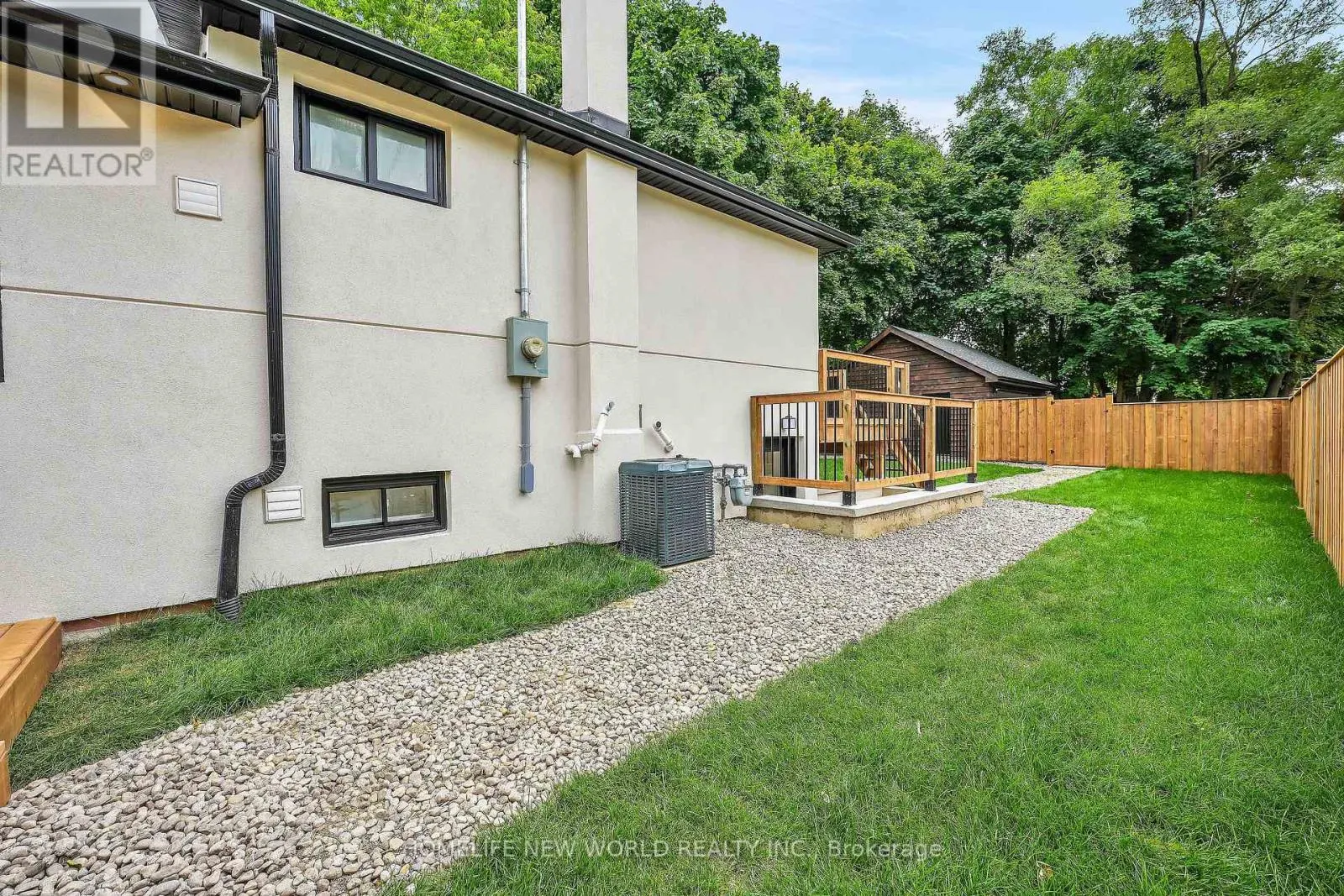 105 MURRAY DRIVE