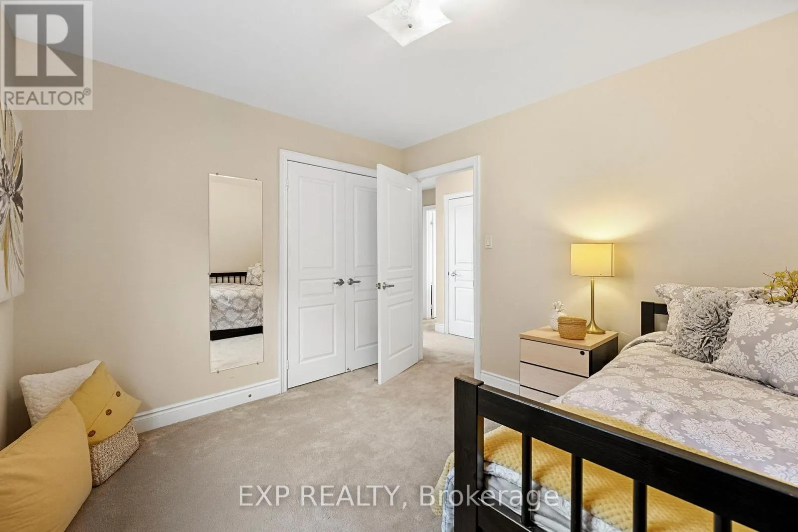 54 STONECLIFFE CRESCENT