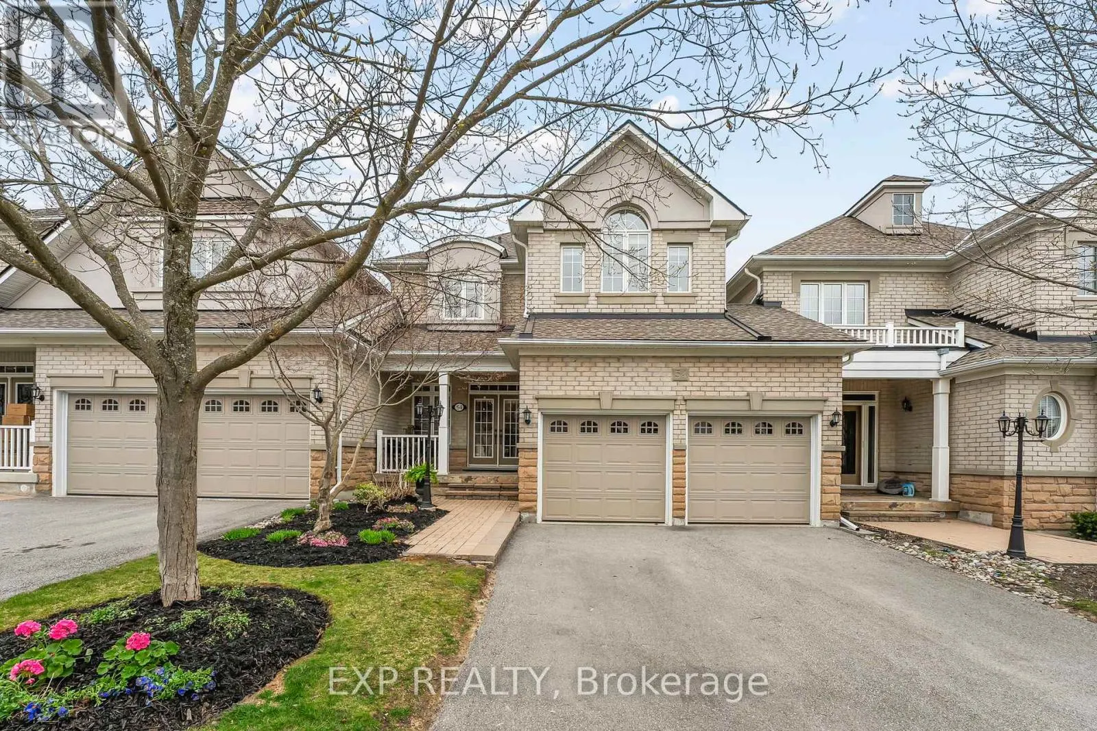 54 STONECLIFFE CRESCENT