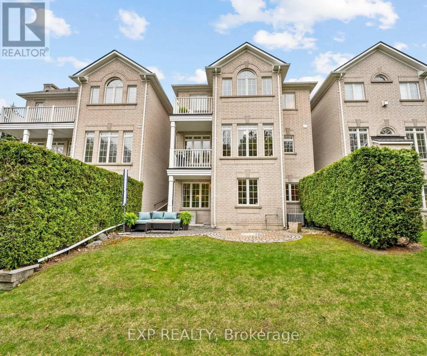 54 STONECLIFFE CRESCENT