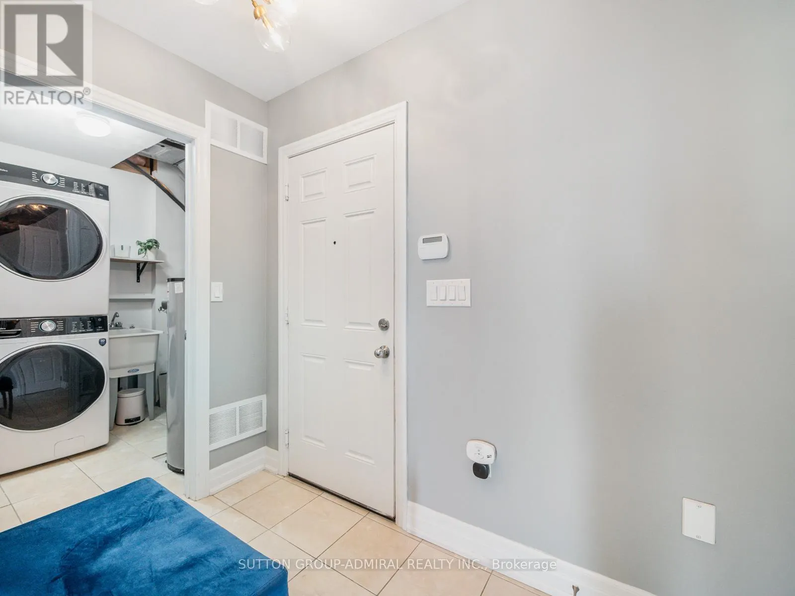 49 BEVERLEY GLEN BOULEVARD
