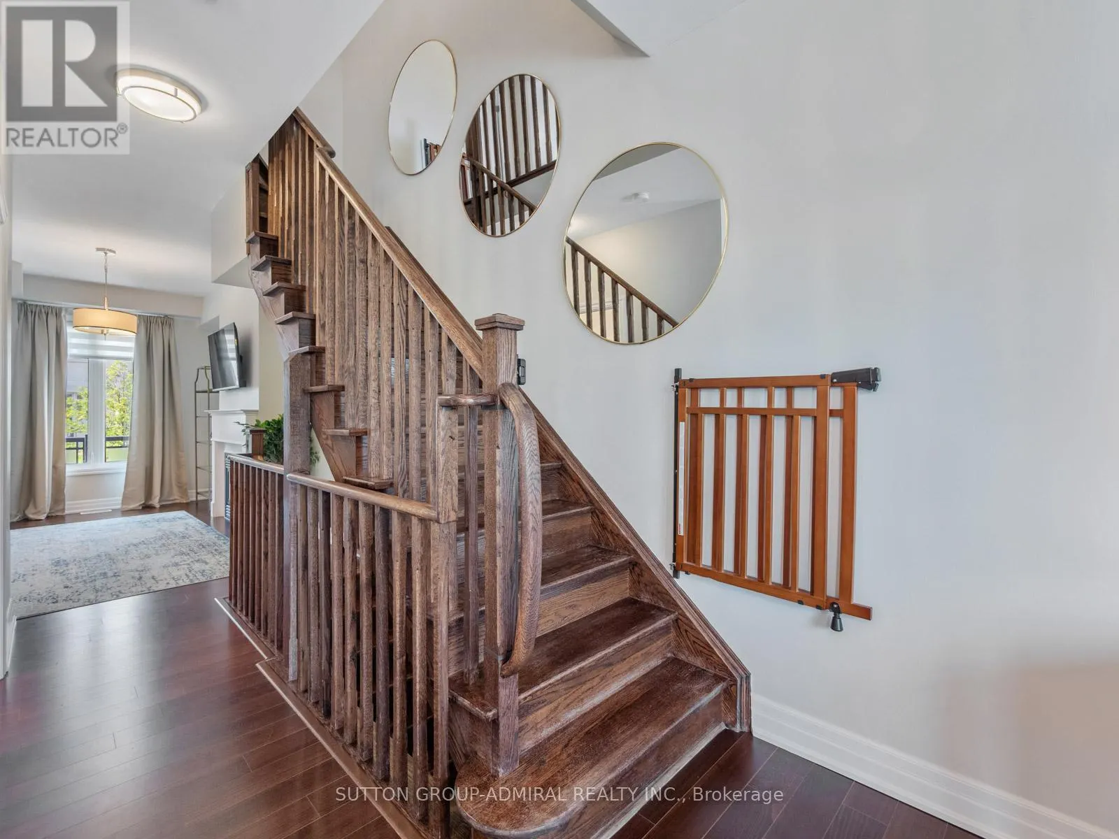 49 BEVERLEY GLEN BOULEVARD